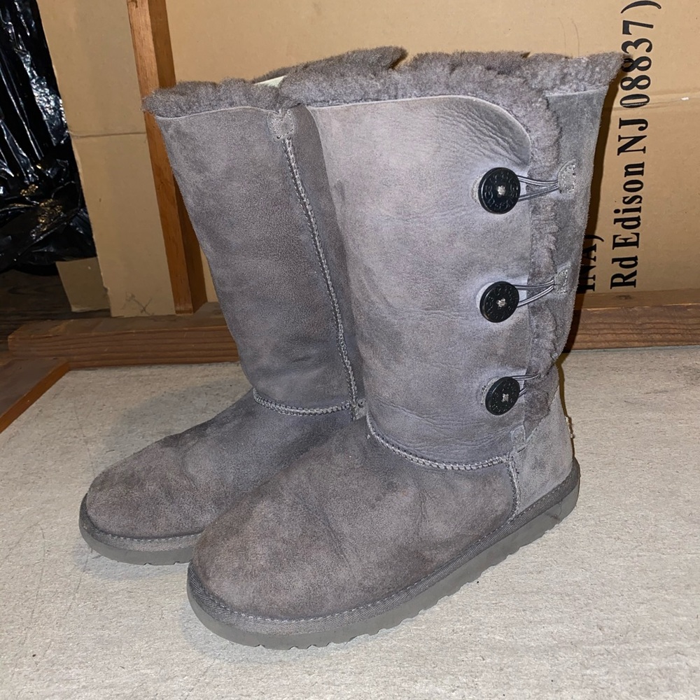 Ugg bailey button triple